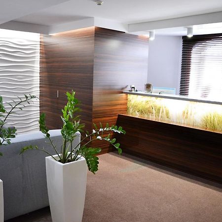 Hotel Orlik Płońsk エクステリア 写真