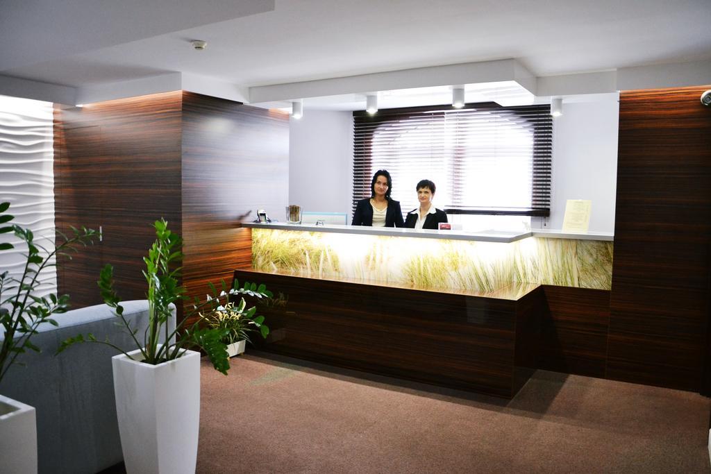 Hotel Orlik Płońsk エクステリア 写真